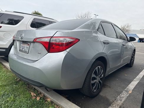 Used 2015 Toyota Corolla LE image 3