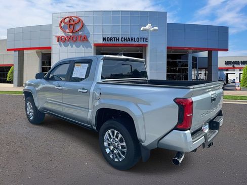 Used 2025 Toyota Tacoma Limited AWD/4WD image 6