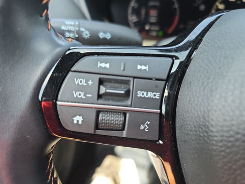 Used 2025 Honda HR-V Sport image 16