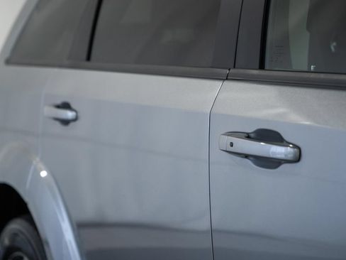 Used 2019 Dodge Journey SE w/ Premium Group FWD image 12