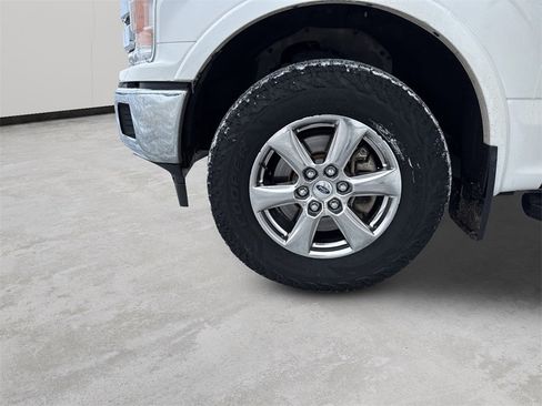 Used 2018 Ford F150 Lariat image 40