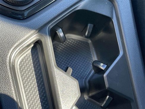 Used 2025 Volkswagen Taos SE image 28