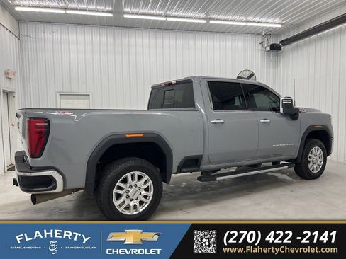 Used 2024 GMC Sierra 2500 SLT w/ SLT Premium Package image 2