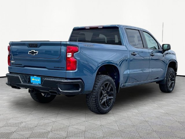 Used 2024 Chevrolet Silverado 1500 Custom Trail Boss w/ Dark Appearance Package AWD/4WD image 6