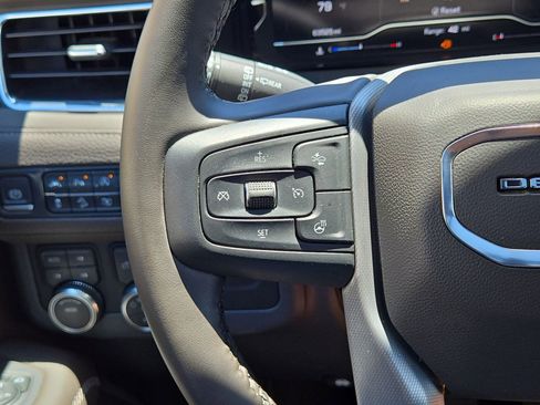 Used 2023 GMC Yukon XL Denali AWD/4WD image 21