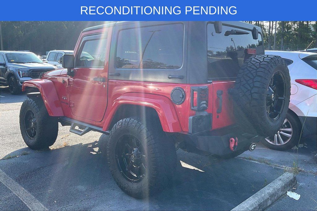 Used 2018 Jeep Wrangler Sahara AWD/4WD image 3