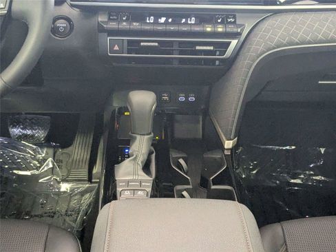 Used 2026 Toyota Camry XLE FWD image 43