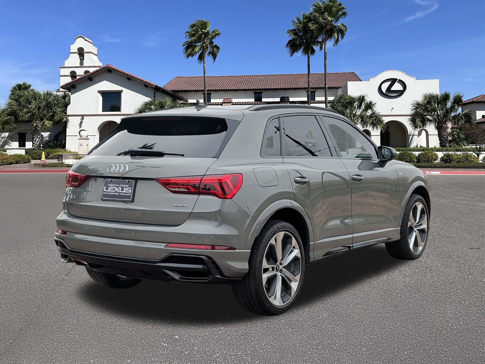 Used 2021 Audi Q3 2.0T Premium w/ Convenience Package AWD/4WD image 2
