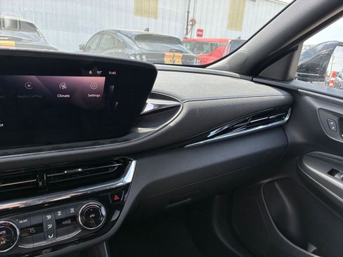 Used 2025 Buick Envista Sport Touring FWD image 33