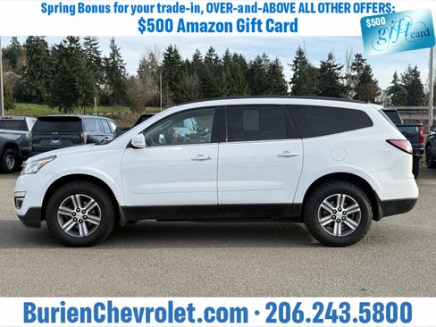 Used 2017 Chevrolet Traverse LT image 2