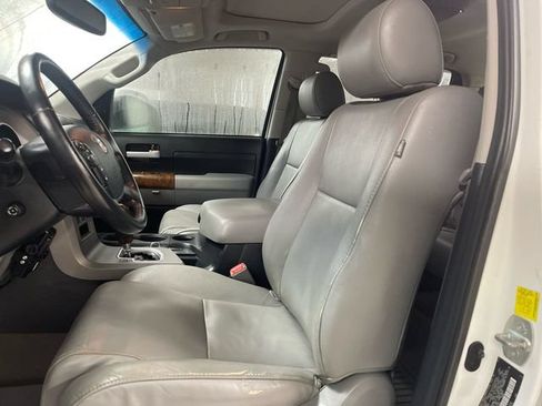 Used 2011 Toyota Tundra Limited w/ Memory Pkg AWD/4WD image 11