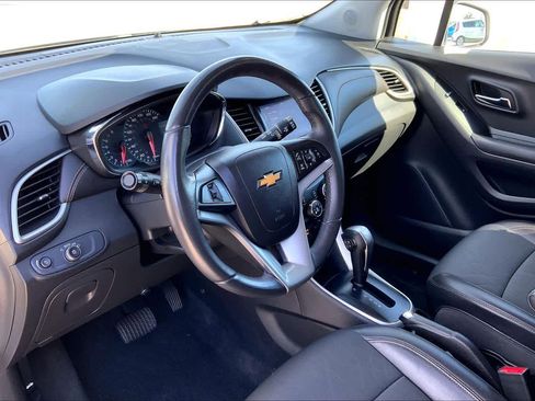 Certified 2022 Chevrolet Trax LT w/ Sport Edition image 30