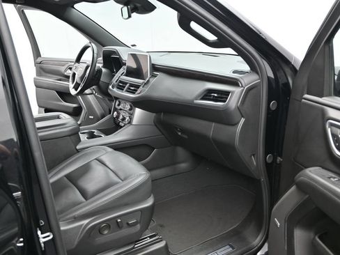 Used 2024 Chevrolet Suburban LT AWD/4WD image 6