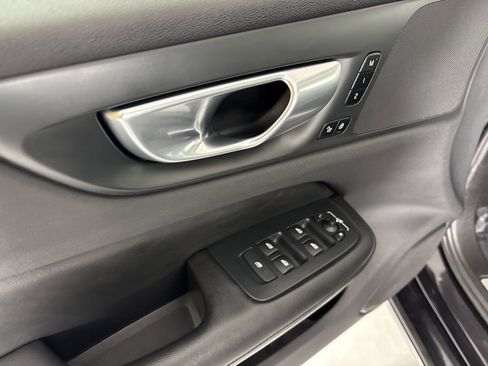 Used 2024 Volvo S60 B5 Core image 18