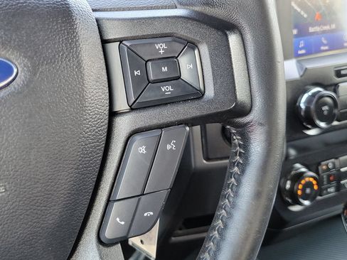 Used 2019 Ford F150 XLT w/ Equipment Group 302A Luxury AWD/4WD image 17