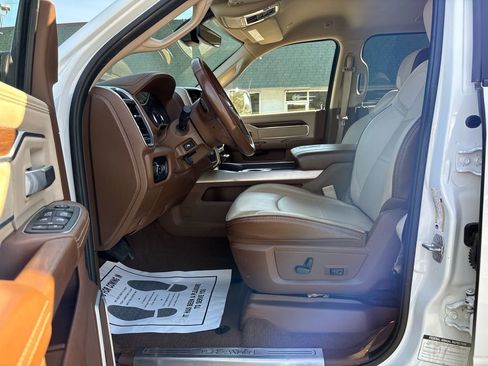 Used 2022 RAM 2500 Laramie w/ Rambox Utility Group image 16