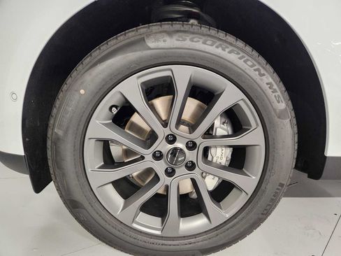 Used 2026 Land Rover Range Rover Sport SE AWD/4WD image 8