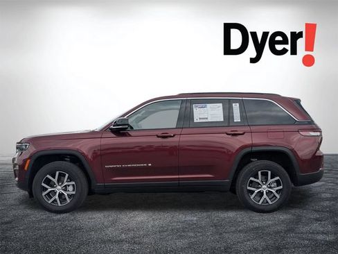Used 2025 Jeep Grand Cherokee Limited RWD image 9