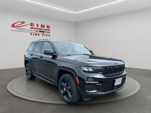Used 2024 Jeep Grand Cherokee Limited w/ Luxury Tech Group II AWD/4WD image 9
