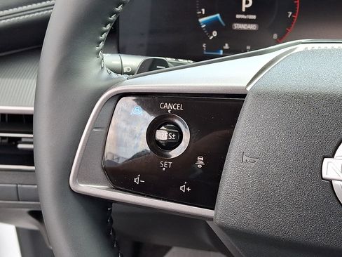 Certified 2025 Nissan Murano SV AWD/4WD image 22