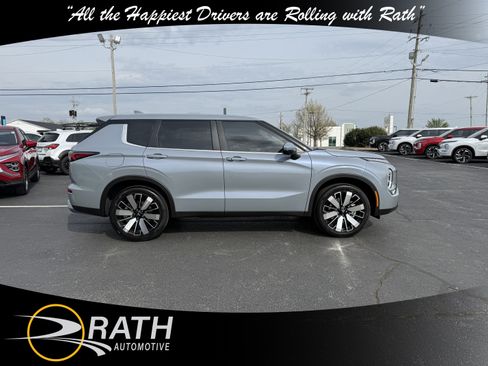 New 2026 Mitsubishi Outlander SE image 10