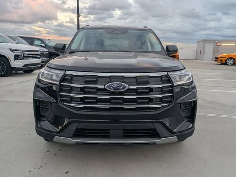 New 2026 Ford Explorer Active RWD image 2