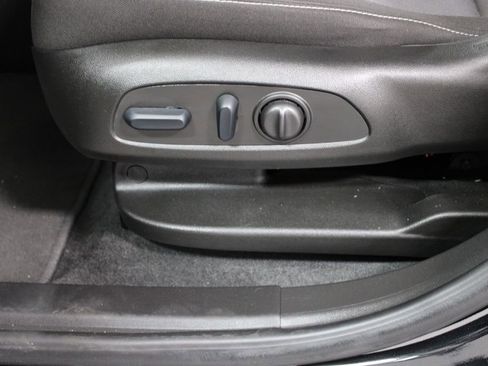 Used 2025 Chevrolet Blazer LT image 16