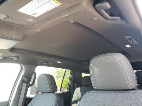 New 2026 Chevrolet Traverse LT w/ Sun and Wheel Package AWD/4WD image 25