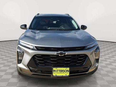 Used 2024 Chevrolet Trax ACTIV w/ Sunroof Package FWD image 2