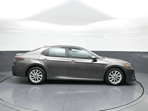 Used 2021 Toyota Camry LE AWD/4WD image 5