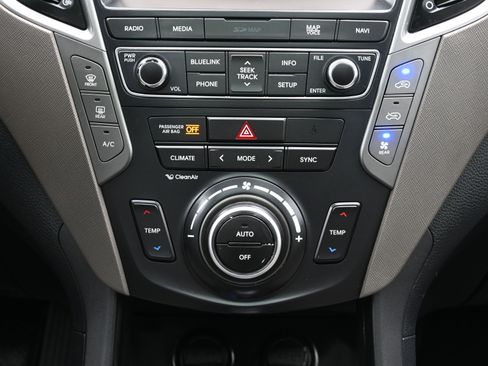 Used 2017 Hyundai Santa Fe Limited image 35