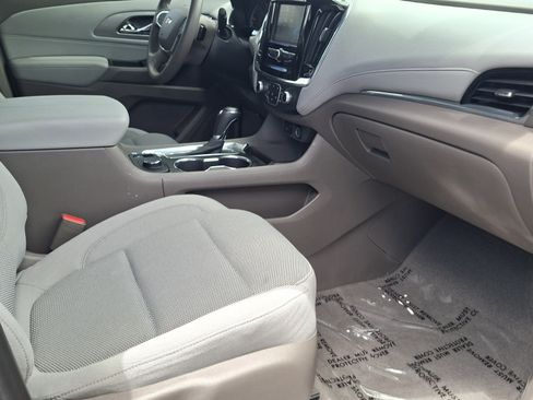 Used 2019 Chevrolet Traverse LT FWD image 24