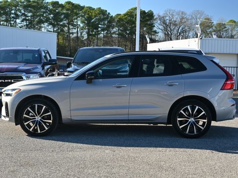 Used 2025 Volvo XC60 B5 Plus image 10