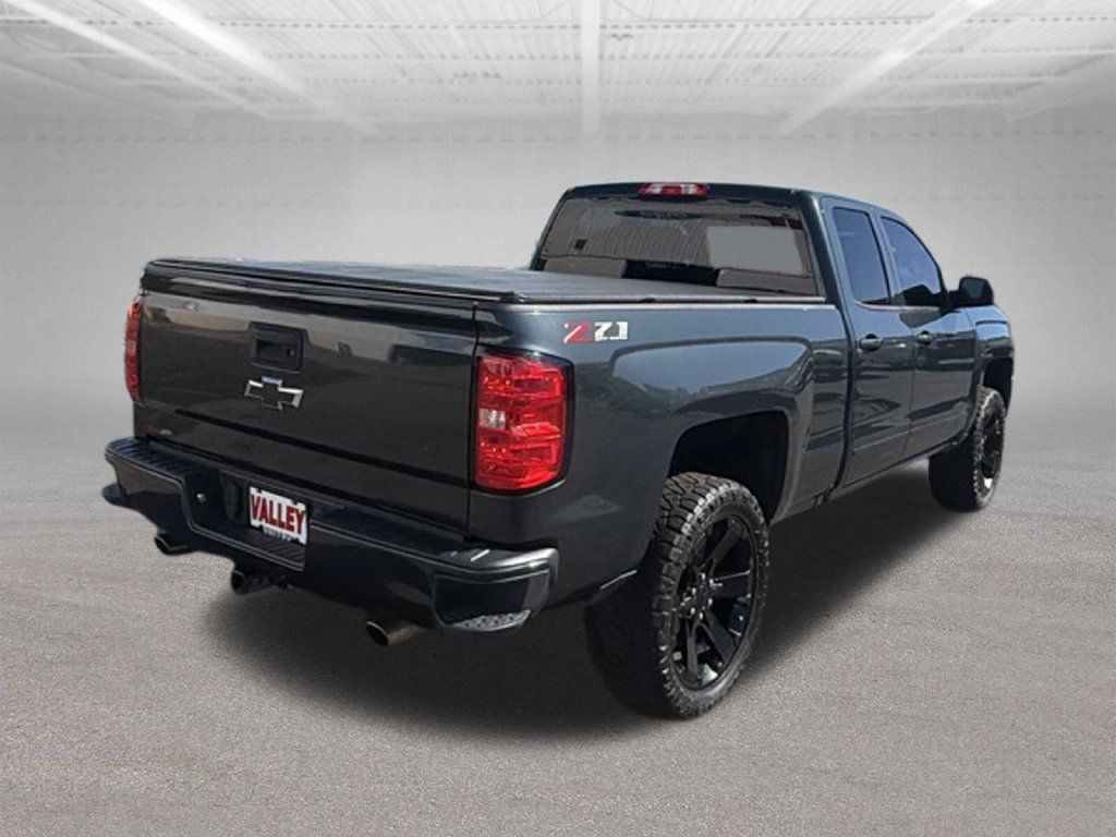 Used 2018 Chevrolet Silverado 1500 LT w/ All Star Edition AWD/4WD image 13