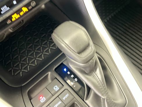 Used 2025 Toyota RAV4 XLE w/ Convenience Package FWD image 25