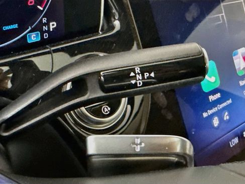 Used 2025 Mercedes-Benz E 450 4MATIC Sedan w/ MBUS Superscreen Package image 17