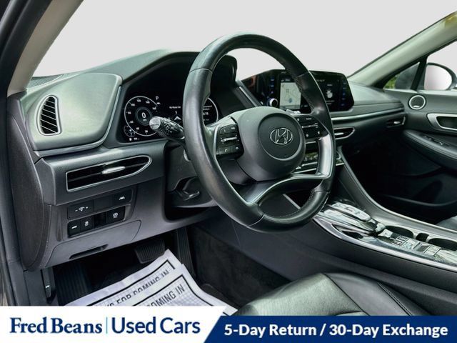 Used 2022 Hyundai Sonata Limited w/ Preferred Accessory Package FWD image 13