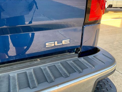 Used 2019 GMC Sierra 1500 SLE w/ SLE Value Package AWD/4WD image 11