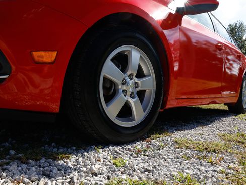 Used 2016 Chevrolet Cruze LT image 29