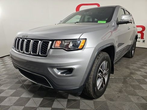 Certified 2021 Jeep Grand Cherokee Limited w/ Luxury Group II image 3