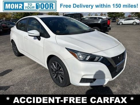 Used 2021 Nissan Versa SV image 3