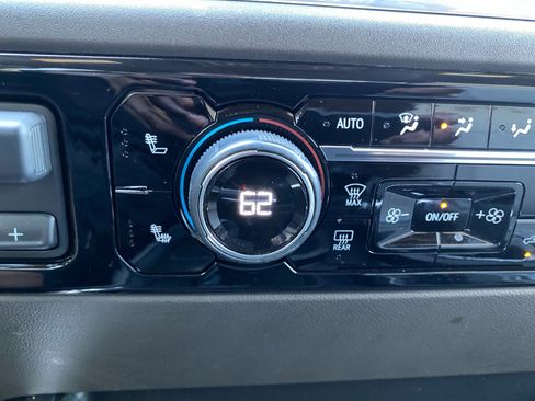 Used 2024 Chevrolet Silverado 1500 LT image 26