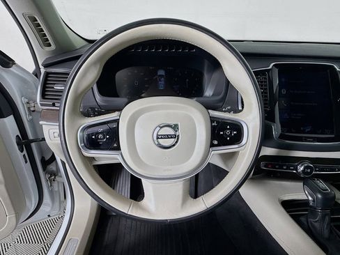 Used 2018 Volvo XC90 T6 Momentum w/ Convenience Package image 11