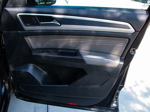 Used 2023 Volkswagen Atlas Cross Sport SEL Premium R-Line image 27