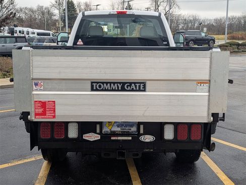 Used 2019 Ford F250 XL w/ Power Equipment Group image 4