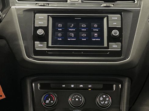 Used 2020 Volkswagen Tiguan S image 7