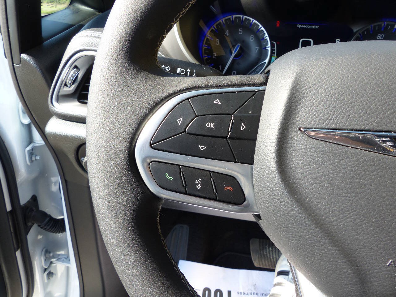 Used 2026 Chrysler Pacifica Select FWD image 25