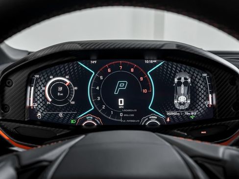 Used 2024 Lamborghini Revuelto AWD/4WD image 14