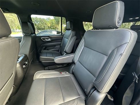 Used 2023 Chevrolet Suburban Premier image 26