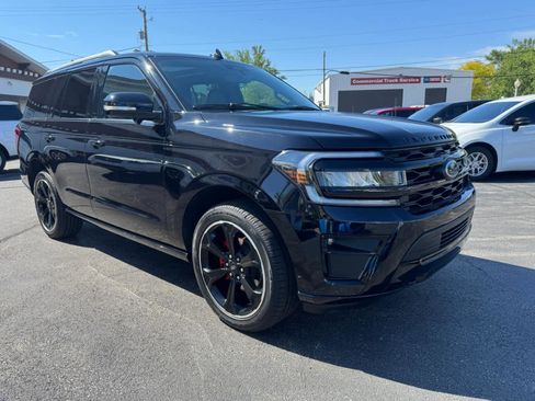 Used 2024 Ford Expedition Limited AWD/4WD image 19